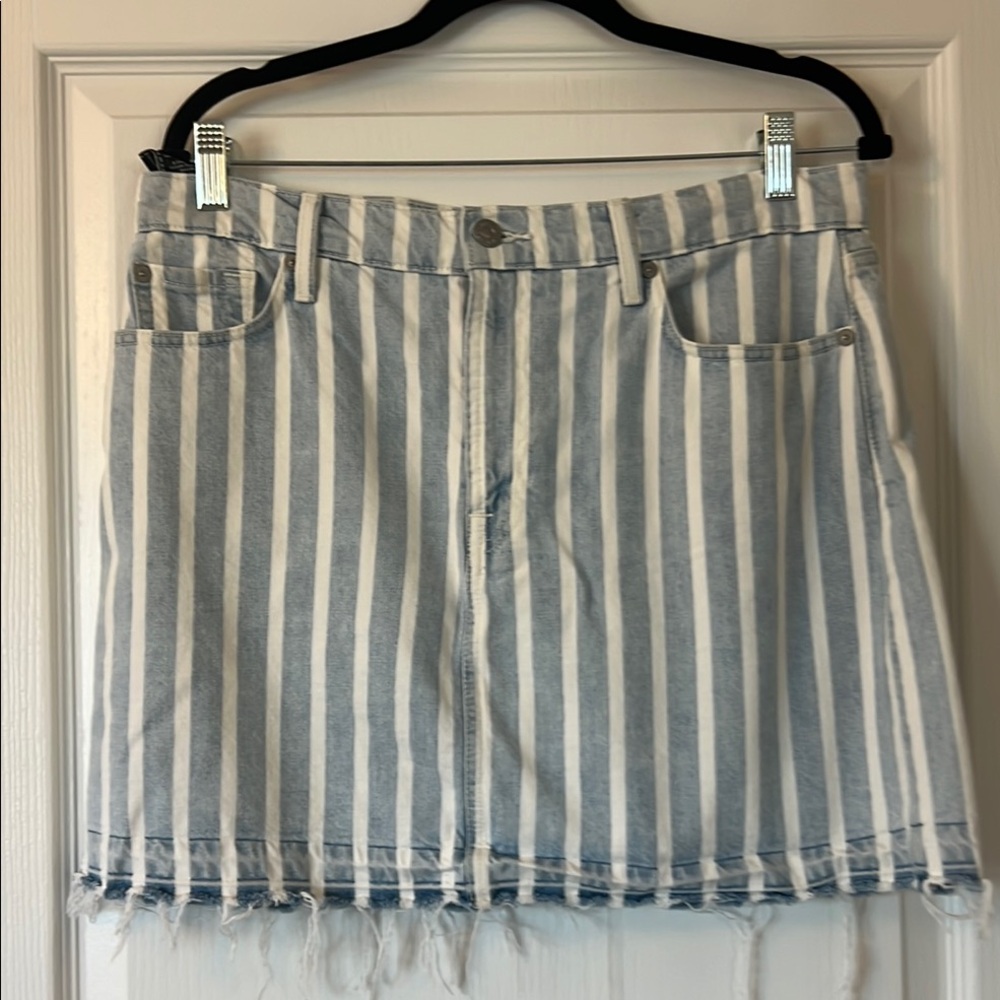 LIKE NEW 7 all mankind Striped Denim Skirt size 31